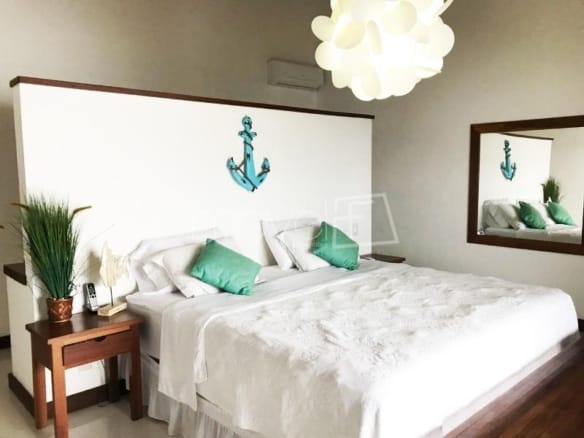 Casa de Condomínio para Venda com 13 quartos, em Bracuí (Cunhambebe) com 1680m²
