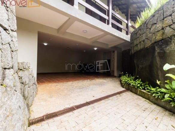 Casa para Venda com 5 quartos, em Tabatinga com 378m²