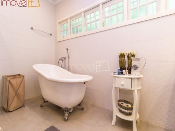 Casa para Venda com 5 quartos, em Tabatinga com 378m²