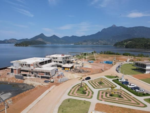 Casa de Condomínio para Venda com 8 quartos, em Bracuí (Cunhambebe) com 815m²