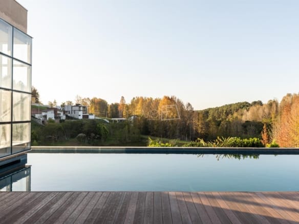 Casa de Condomínio para Venda com 7 quartos, em Ivoturucaia com 2500m²