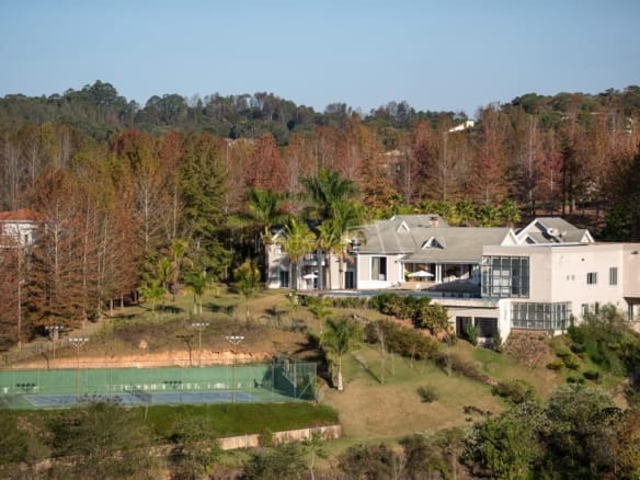 Casa de Condomínio para Venda com 7 quartos, em Ivoturucaia com 2500m²