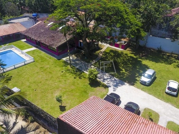 Chácara com 7 quartos, na Praia de Maranduba com 400m² ac