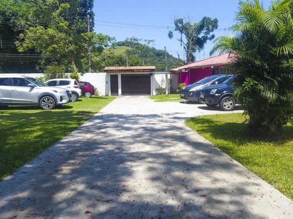 Chácara com 7 quartos, na Praia de Maranduba com 400m² ac