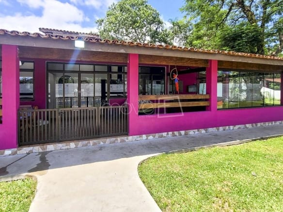 Chácara com 7 quartos, na Praia de Maranduba com 400m² ac
