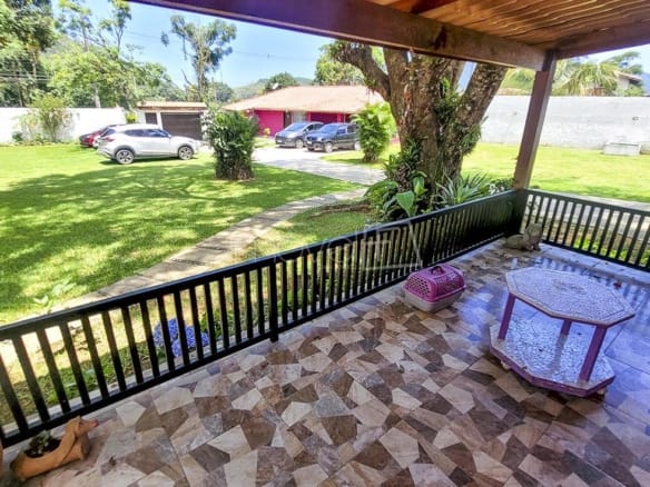 Chácara com 7 quartos, na Praia de Maranduba com 400m² ac