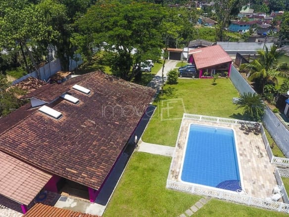 Chácara com 7 quartos, na Praia de Maranduba com 400m² ac