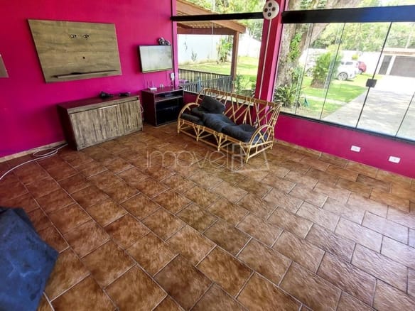 Chácara com 7 quartos, na Praia de Maranduba com 400m² ac