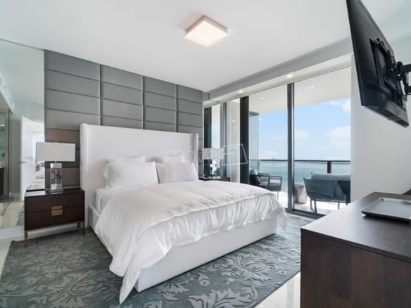 Apartamento para Venda com 3 quartos, em Miami com 200m²