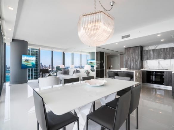 Apartamento para Venda com 3 quartos, em Miami com 200m²