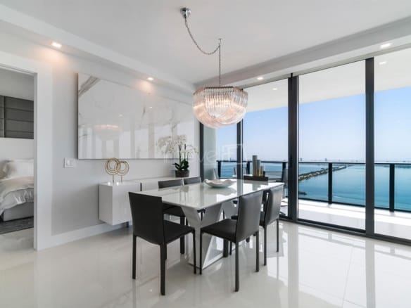 Apartamento para Venda com 3 quartos, em Miami com 200m²