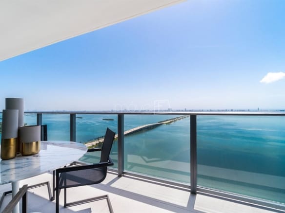 Apartamento para Venda com 3 quartos, em Miami com 200m²