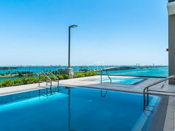 Apartamento para Venda com 3 quartos, em Miami com 200m²