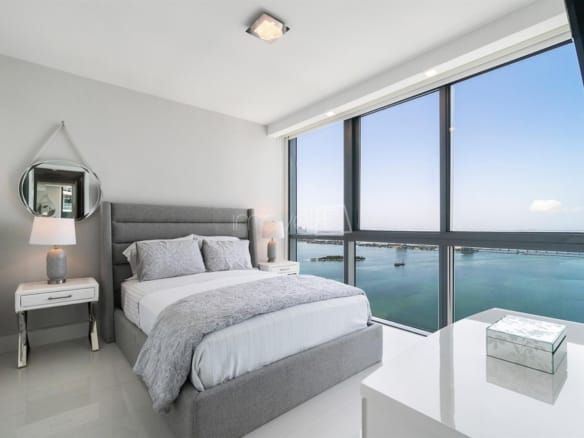 Apartamento para Venda com 3 quartos, em Miami com 200m²