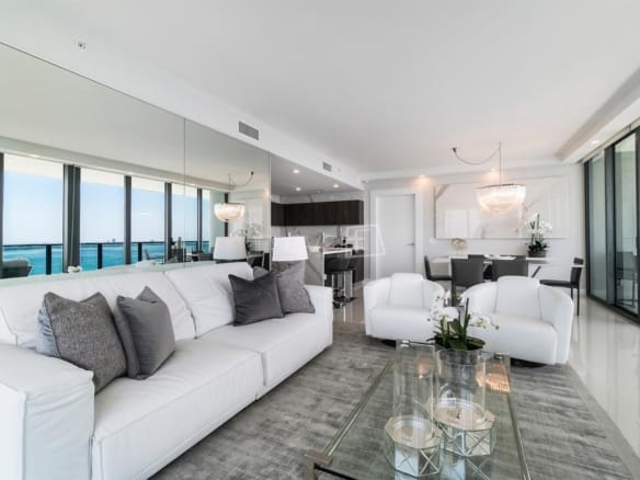 Apartamento para Venda com 3 quartos, em Miami com 200m²