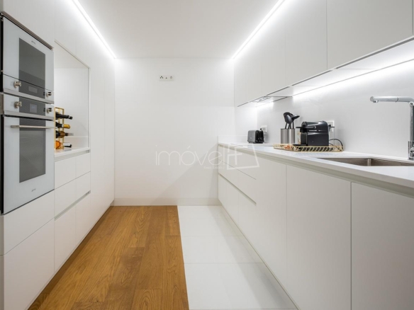 Apartamento para Venda com 3 quartos, em Lisboa com 190m²