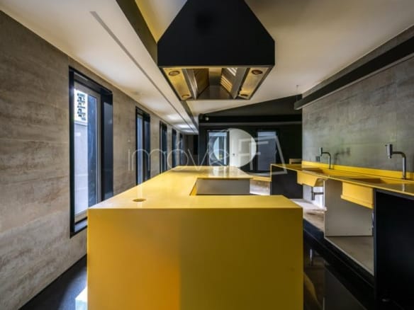 Casa de Condomínio para Venda com 4 quartos, em Jardim Vitória Régia com 661m²