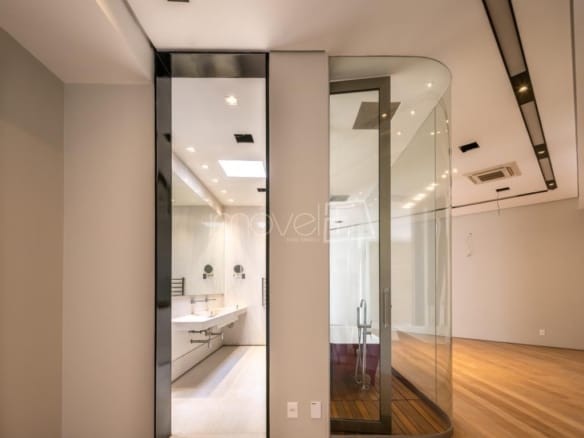 Casa de Condomínio para Venda com 4 quartos, em Jardim Vitória Régia com 661m²