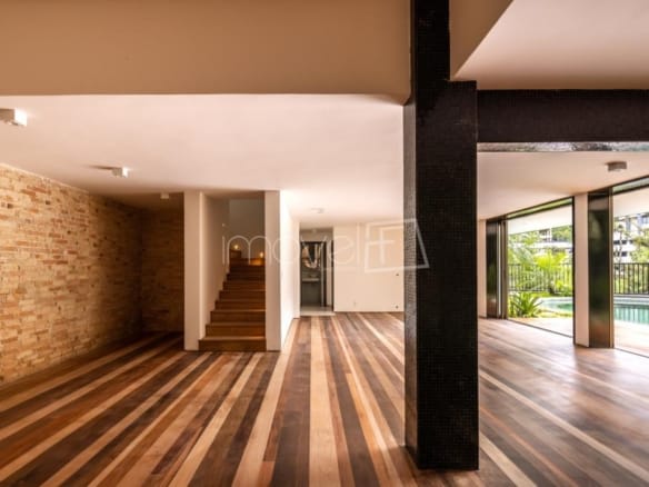 Casa de Condomínio para Venda com 4 quartos, em Jardim Vitória Régia com 661m²