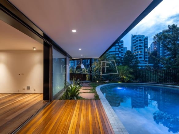 Casa de Condomínio para Venda com 4 quartos, em Jardim Vitória Régia com 661m²
