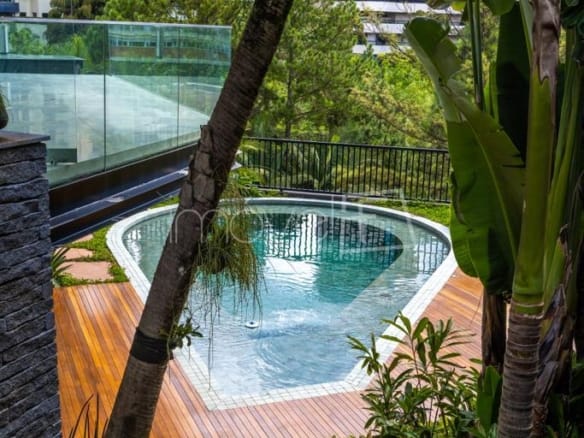 Casa de Condomínio para Venda com 4 quartos, em Jardim Vitória Régia com 661m²