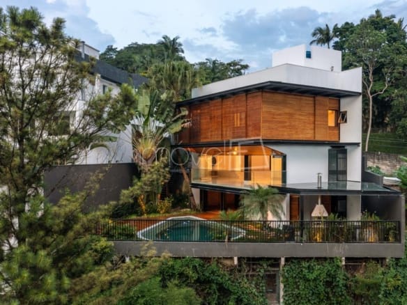 Casa de Condomínio para Venda com 4 quartos, em Jardim Vitória Régia com 661m²