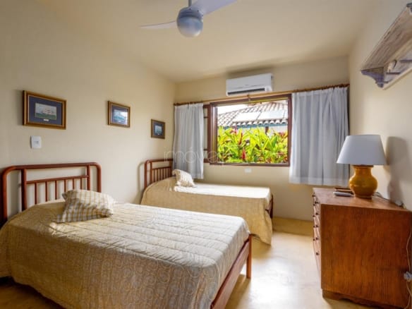 Casa de Condomínio para Venda com 5 quartos, em Guaecá com 576,22m²