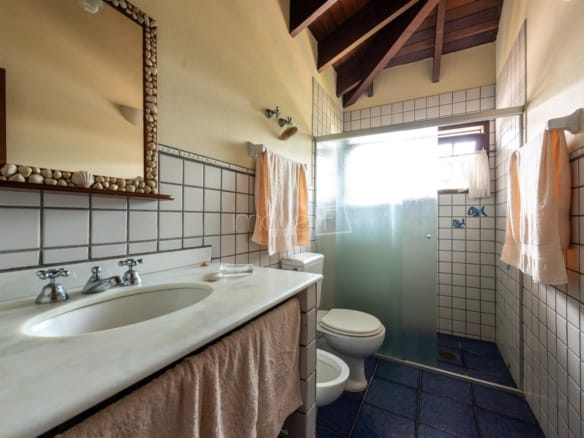 Casa de Condomínio para Venda com 5 quartos, em Guaecá com 576,22m²