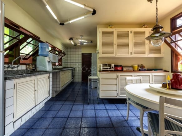 Casa de Condomínio para Venda com 5 quartos, em Guaecá com 576,22m²