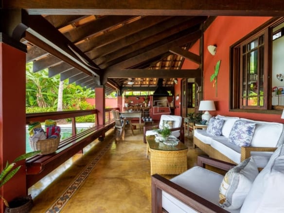 Casa de Condomínio para Venda com 5 quartos, em Guaecá com 576,22m²