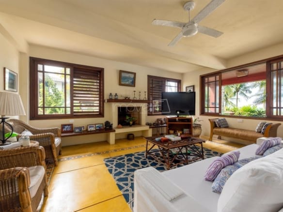 Casa de Condomínio para Venda com 5 quartos, em Guaecá com 576,22m²