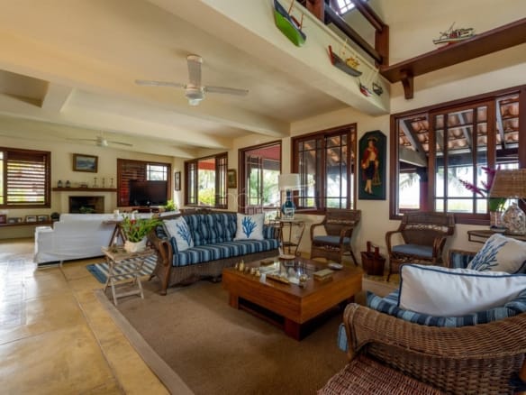 Casa de Condomínio para Venda com 5 quartos, em Guaecá com 576,22m²