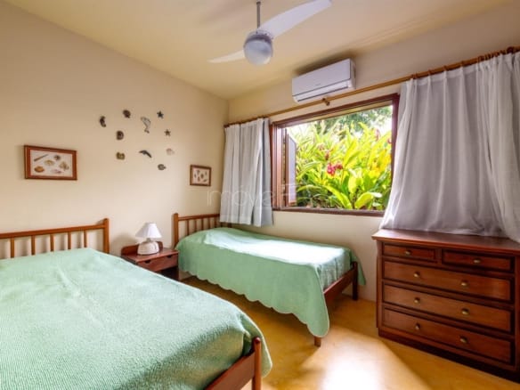Casa de Condomínio para Venda com 5 quartos, em Guaecá com 576,22m²