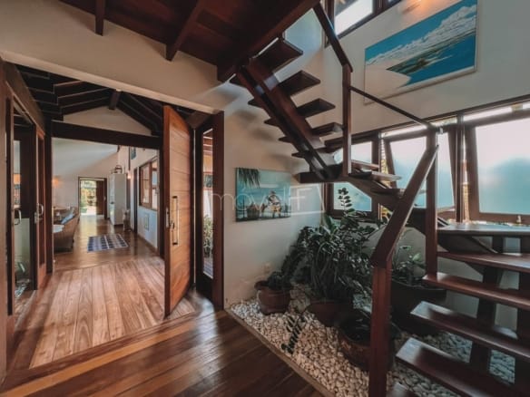 Casa de Condomínio para Venda com 4 quartos, em Praia Brava do Sul com 445m²