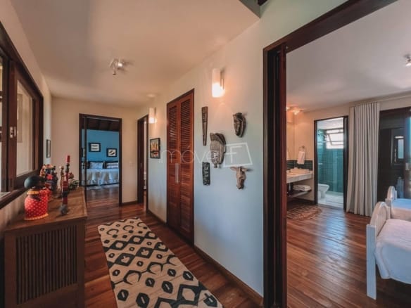 Casa de Condomínio para Venda com 4 quartos, em Praia Brava do Sul com 445m²