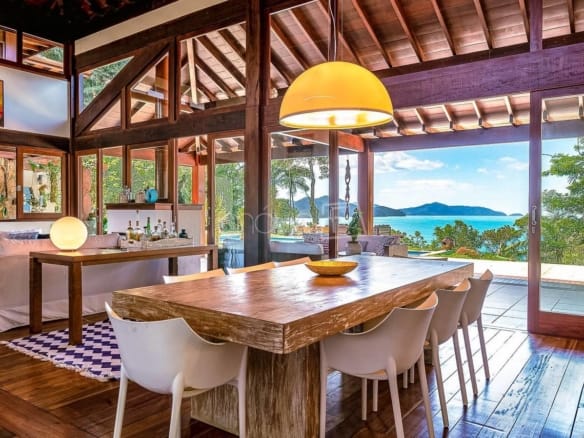 Casa de Condomínio para Venda com 4 quartos, em Praia Brava do Sul com 445m²