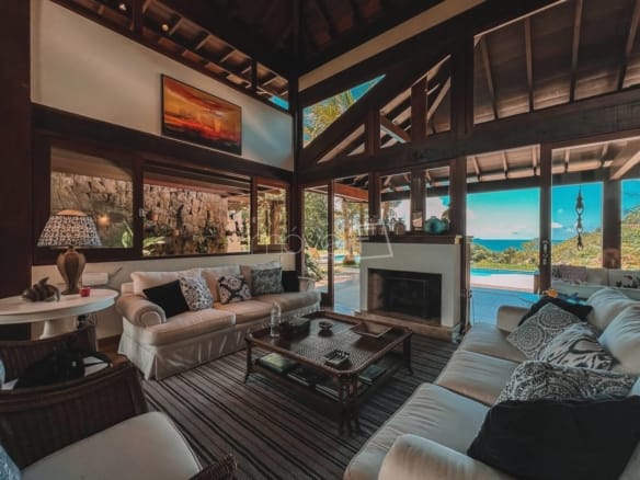 Casa de Condomínio para Venda com 4 quartos, em Praia Brava do Sul com 445m²