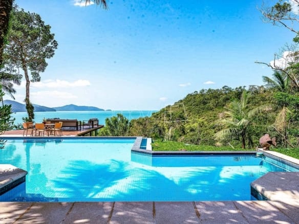 Casa de Condomínio para Venda com 4 quartos, em Praia Brava do Sul com 445m²