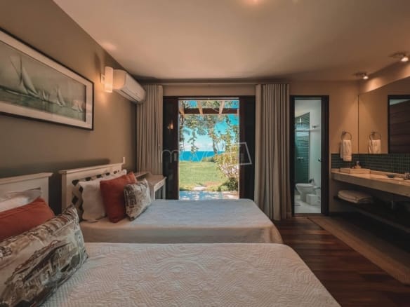 Casa de Condomínio para Venda com 4 quartos, em Praia Brava do Sul com 445m²