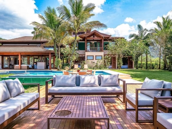 Casa de Condomínio para Venda com 4 quartos, em Praia Brava do Sul com 445m²