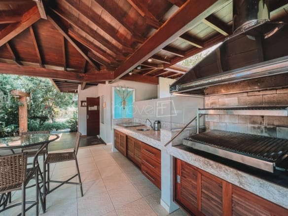 Casa de Condomínio para Venda com 4 quartos, em Praia Brava do Sul com 445m²
