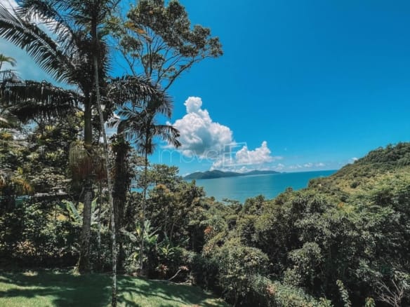 Casa de Condomínio para Venda com 4 quartos, em Praia Brava do Sul com 445m²