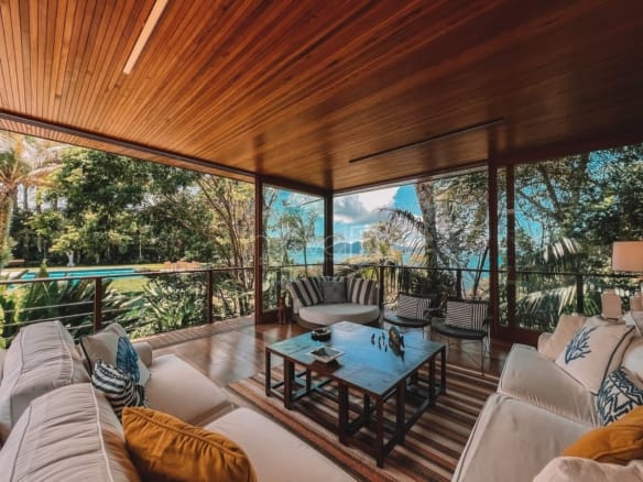 Casa de Condomínio para Venda com 4 quartos, em Praia Brava do Sul com 445m²