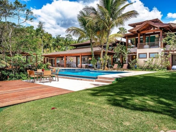 Casa de Condomínio para Venda com 4 quartos, em Praia Brava do Sul com 445m²