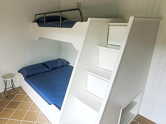 Casa à Venda em Ubatuba no Condomínio Recanto da Lagoinha com 5 Suítes e 500m²