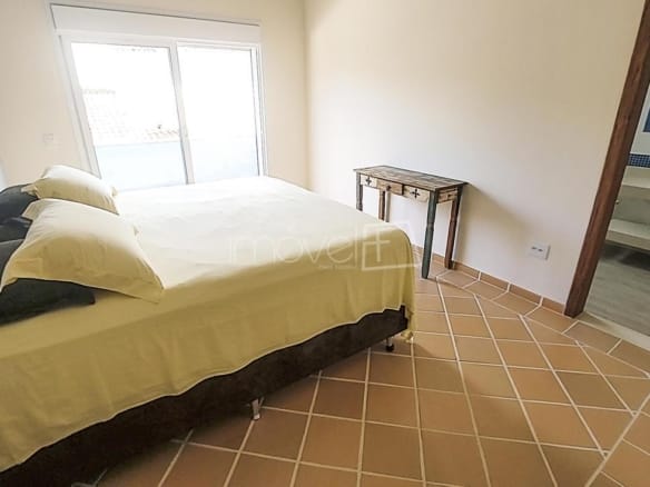 Casa à Venda em Ubatuba no Condomínio Recanto da Lagoinha com 5 Suítes e 500m²