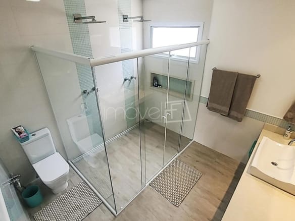 Casa à Venda em Ubatuba no Condomínio Recanto da Lagoinha com 5 Suítes e 500m²