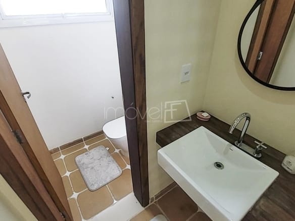 Casa à Venda em Ubatuba no Condomínio Recanto da Lagoinha com 5 Suítes e 500m²