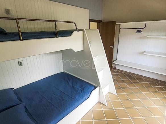 Casa à Venda em Ubatuba no Condomínio Recanto da Lagoinha com 5 Suítes e 500m²