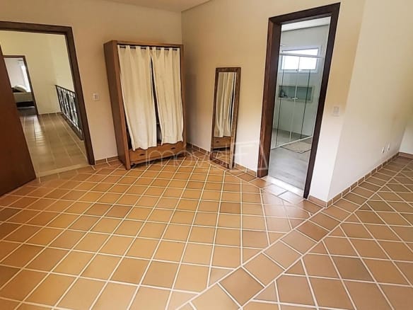 Casa à Venda em Ubatuba no Condomínio Recanto da Lagoinha com 5 Suítes e 500m²